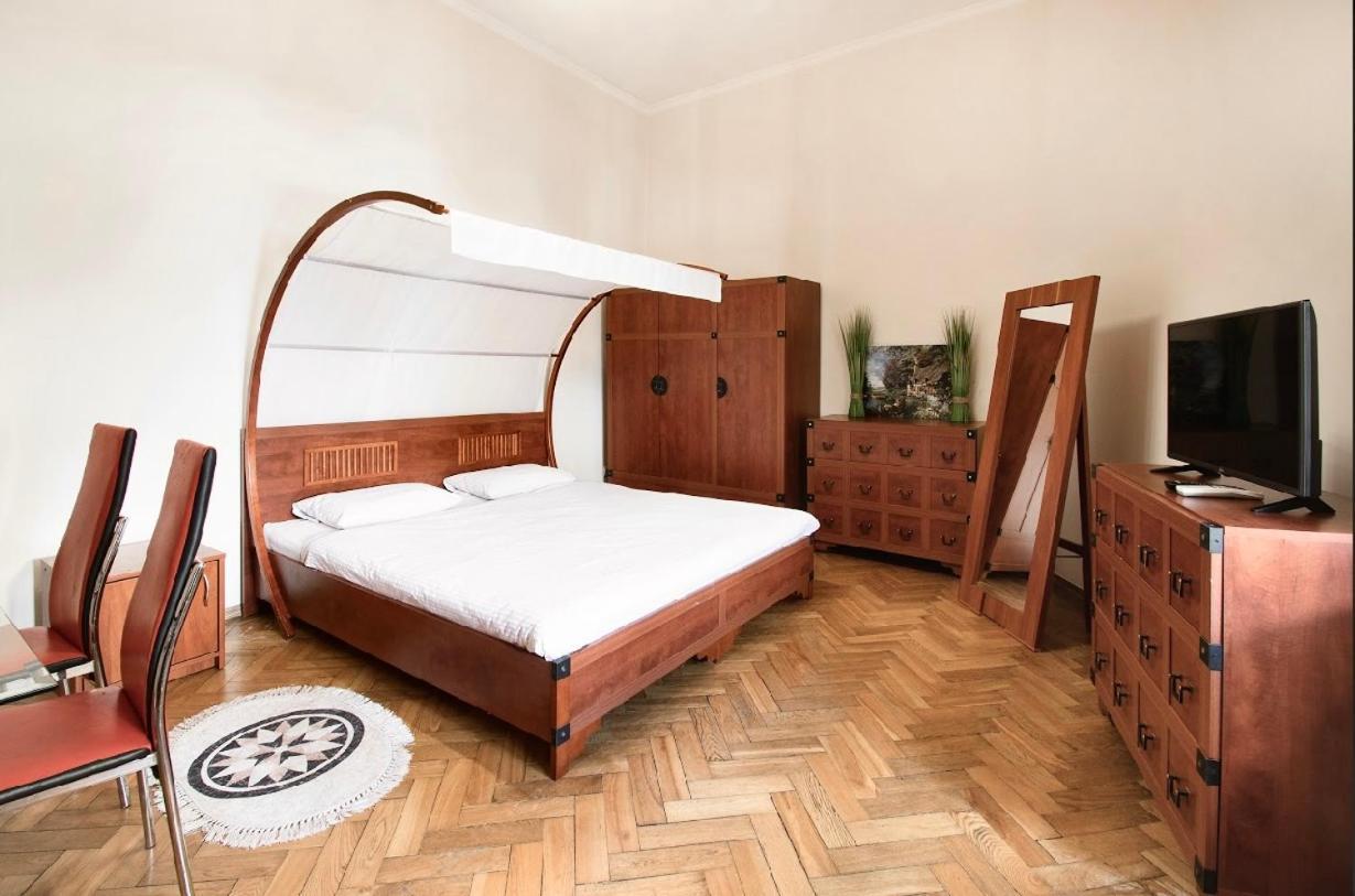 Vidfort Вороного Lviv Luaran gambar